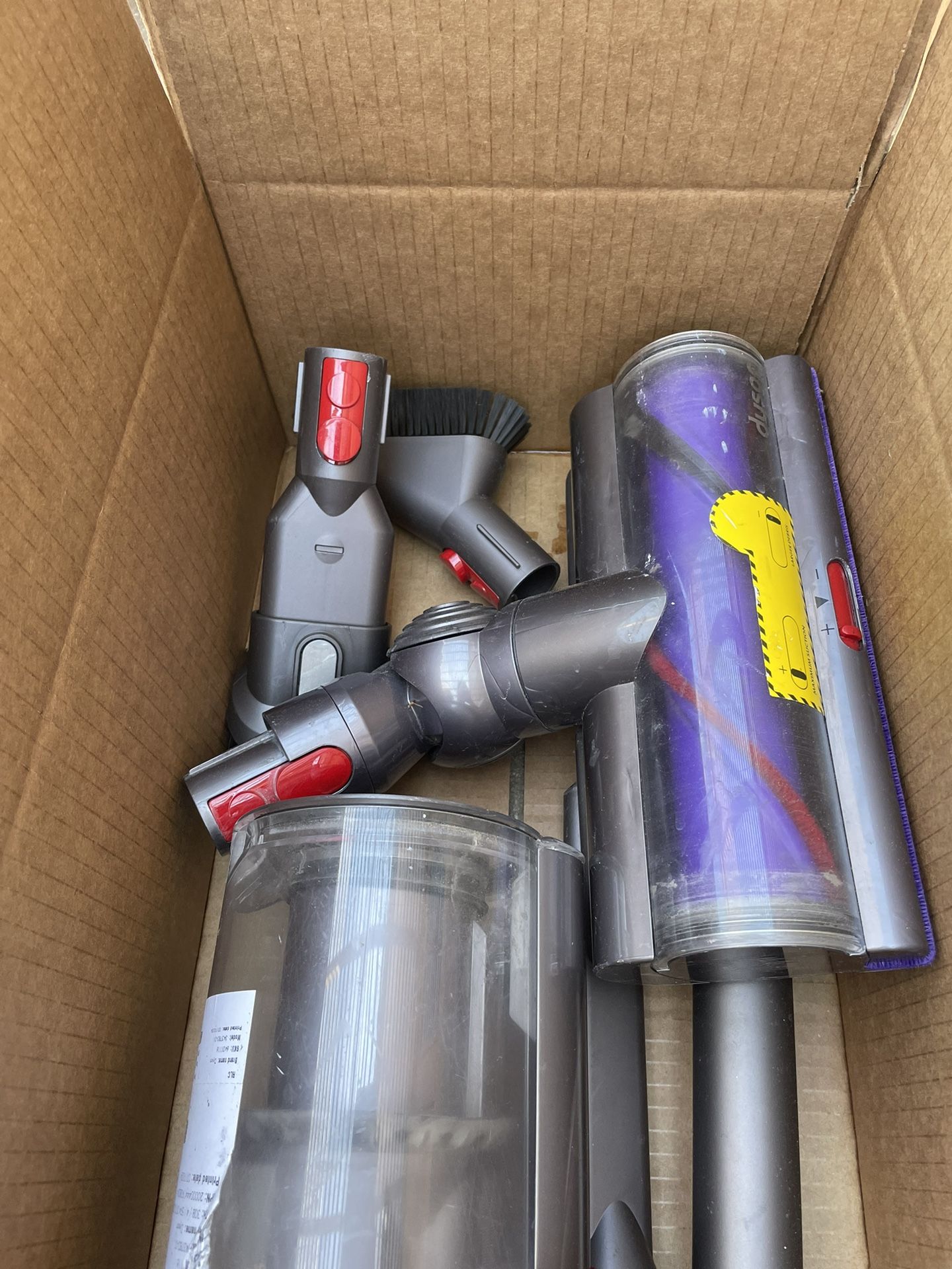 DYSON V10 CYCLONE CORDLESS STICK VACUUM CLEANER