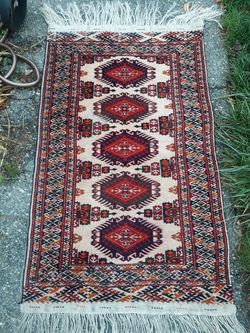 Oriental rug nice condition