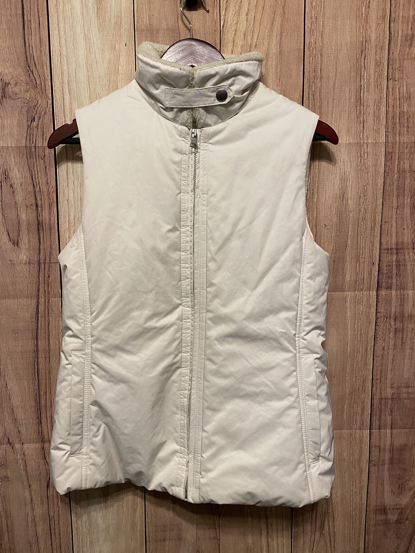 Banana Republic medium white/cream sleeveless vest