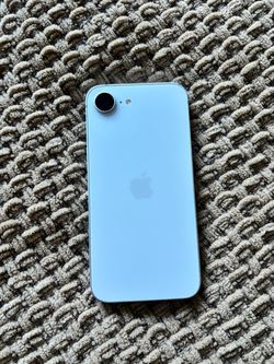 iPhone 17e  (256 GB)