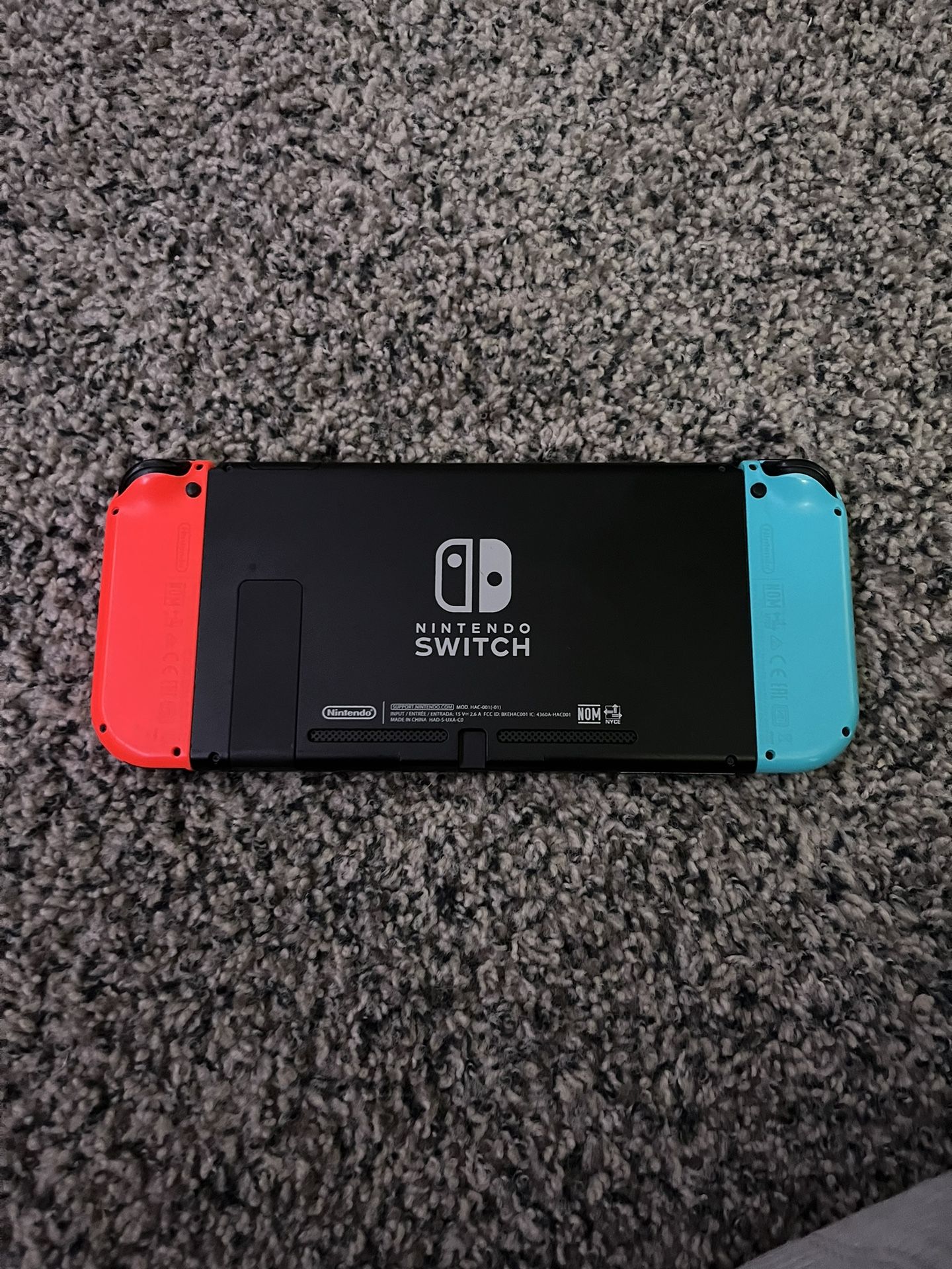 Nintendo Switch 