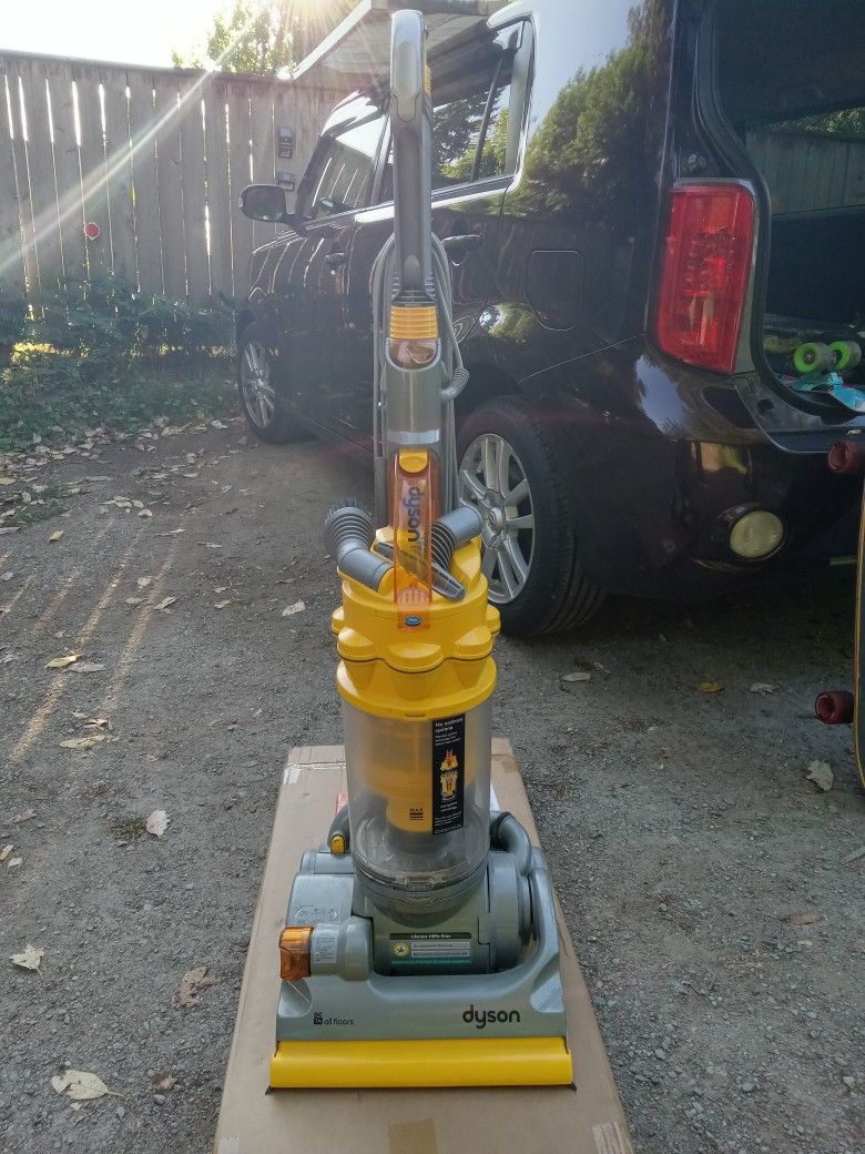 Dyson DC-14