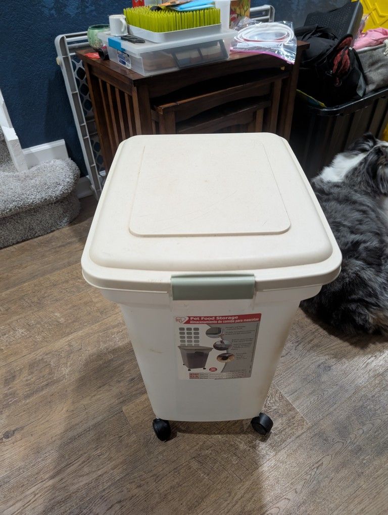 Pet Food Storage Container 67 Qt ~ 56lbs