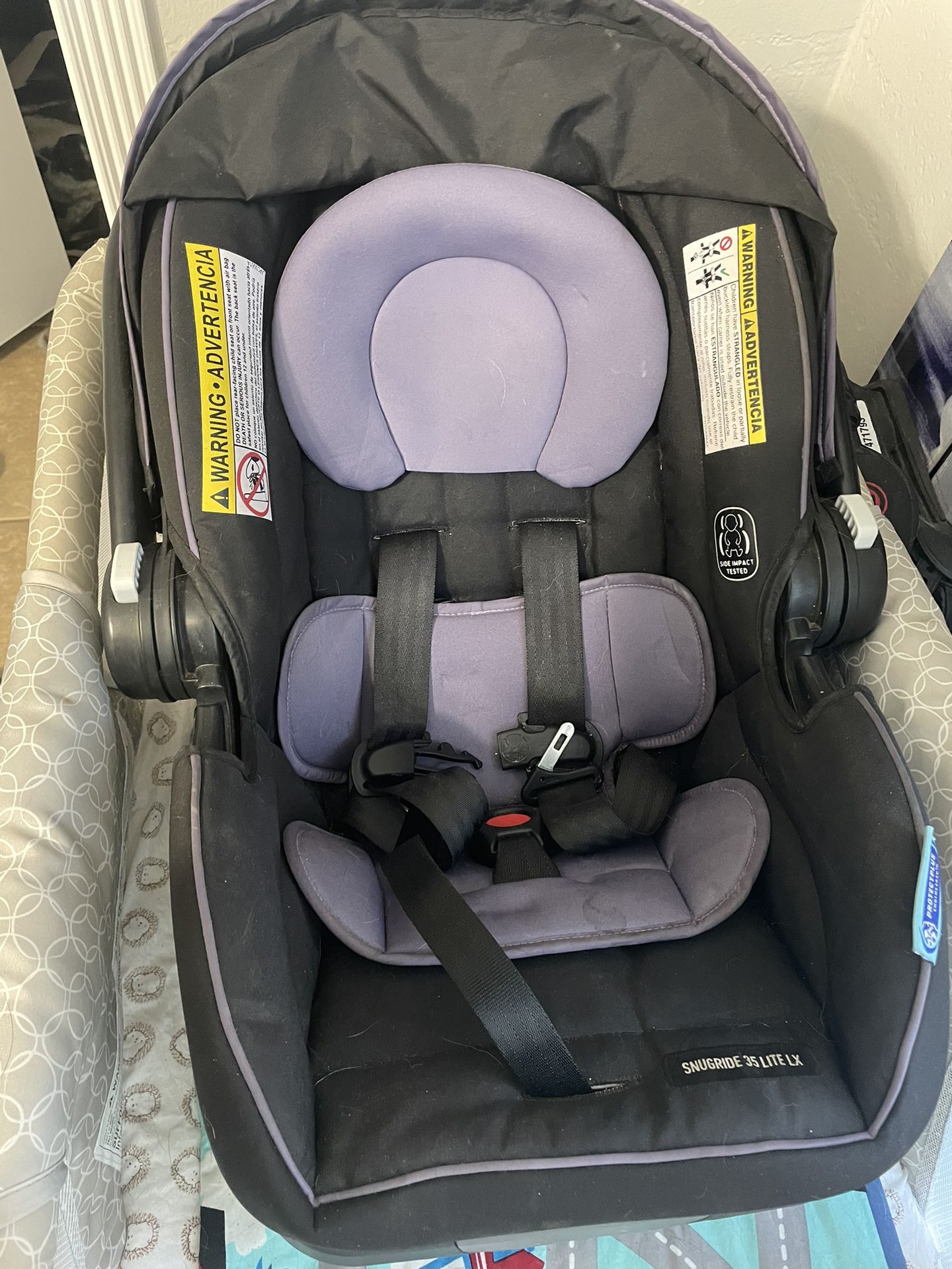 Graco Car seat With Base And Bassinet With Mattress