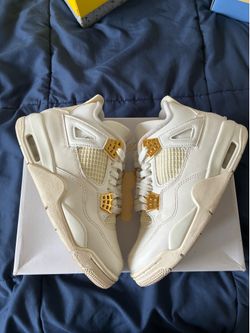 Jordan 4 metallic gold size 6w