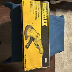 DeWalt Medium Angle Grinder