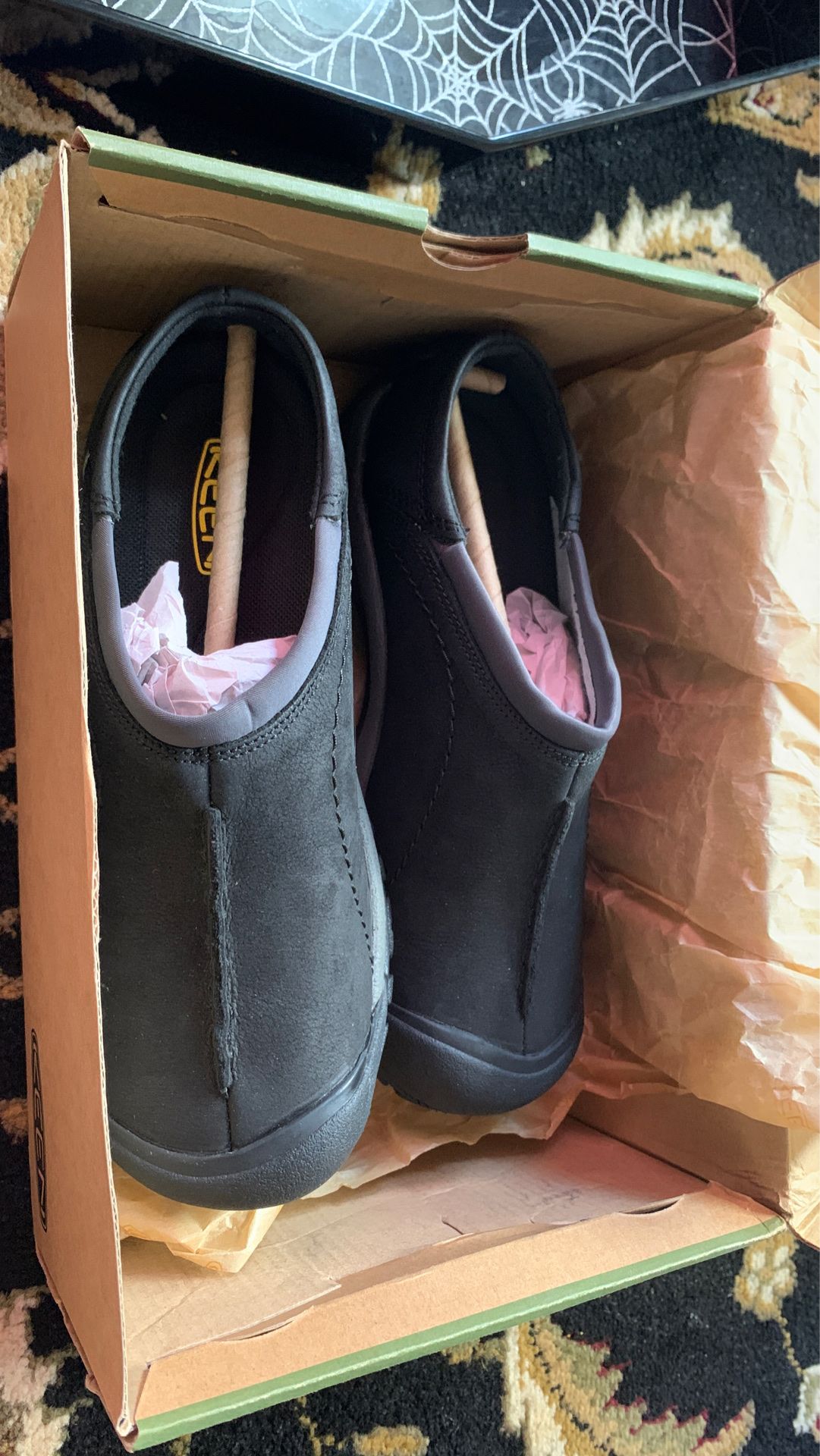 New size 6 keen shoes women’s 45