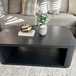 Black coffee table (NEW)