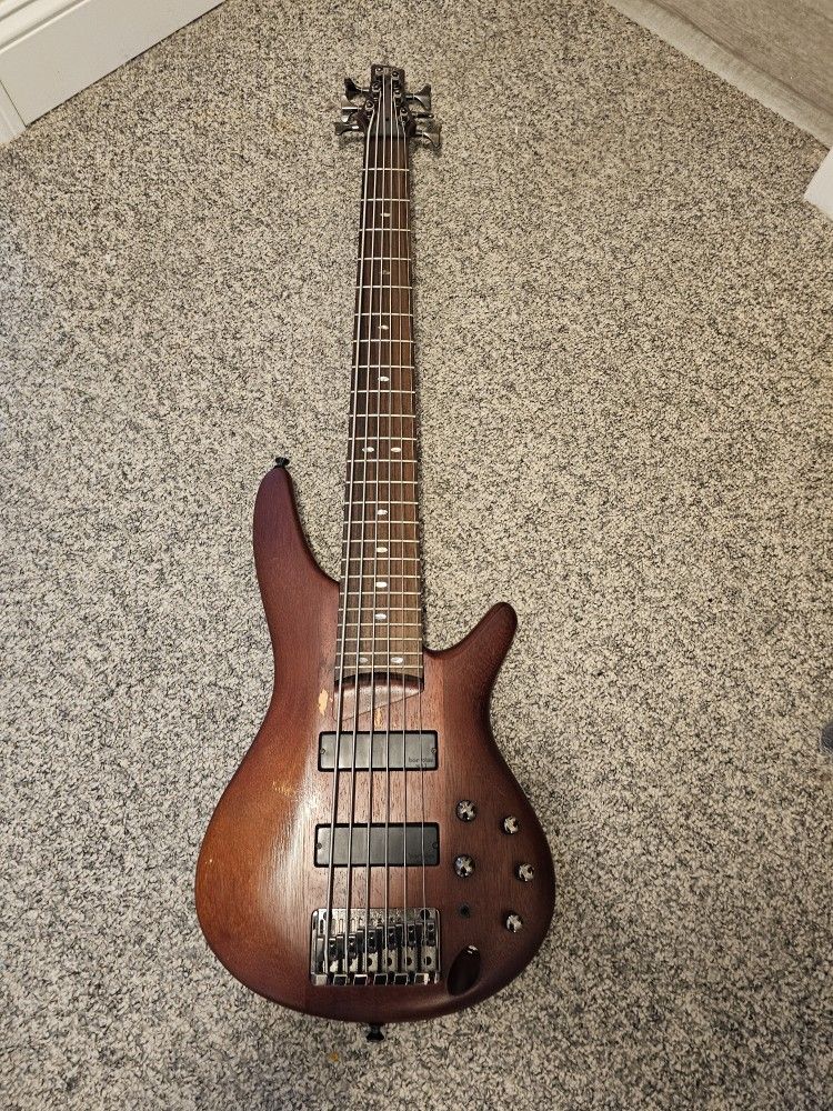 
Ibanez SR5206 6-String Bass – Excellent Condition, Pro-Level Instrument!