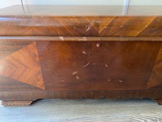 Vintage Lane Cedar Chest