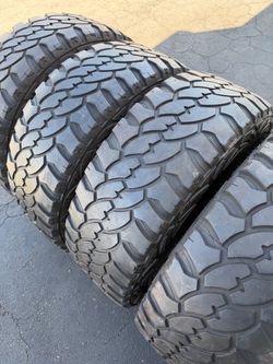 Selling set of PRO COMP 37X12/50/20