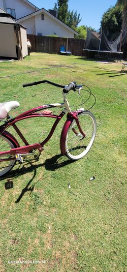 Beautiful 26" original 7 speed schwinn beach cruiser in excellent condition firm price .Like New Firm Price..