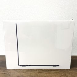 13" MacBook Air M2 8 Core*256GB SSD*16GB RAM