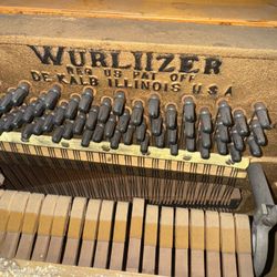 Piano Vintage. Working Good. Good. Condition 