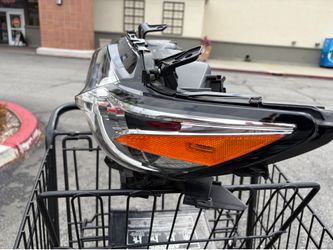 2016-18 Lexus Headlight Driver side