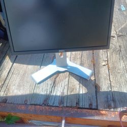 18 Inch Dell Monitor