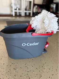 Cedar mop bucket