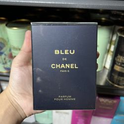 FORSALE💲💲Brand New Originall Men And Female Perfumes For Sale Singles Bulk Wholesale All Available Message Me For More Information ✅👍🏻