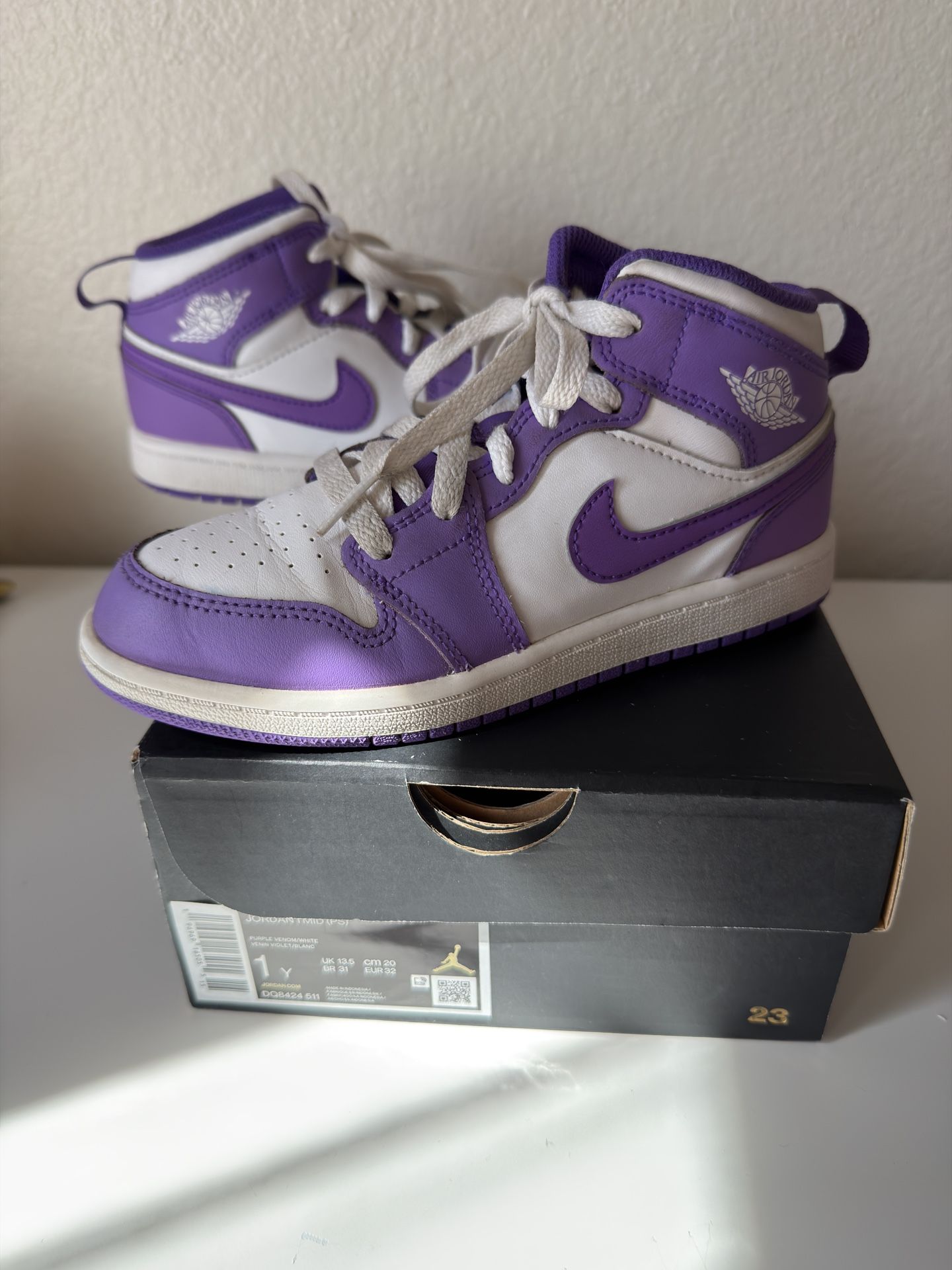 Nike Jordan Mid Size 1 Girl