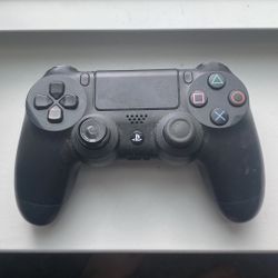 (GOOD PRICE) PS4 controllers FOR Only - 10$ (PS4)