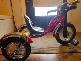 LIKE NEW! Schwinn Kids Retro Tricycle Red Chrome