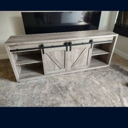 Brand New 
Tv Stand 
Farm House Doors 
Grey 71 Inch
$319 + Tax

FREE LOCAL DELIVERY & SET UP
ORDER HERE PAY UPON DELIVERY
LITTLE SHOWROOM 
NOT ALL ITE