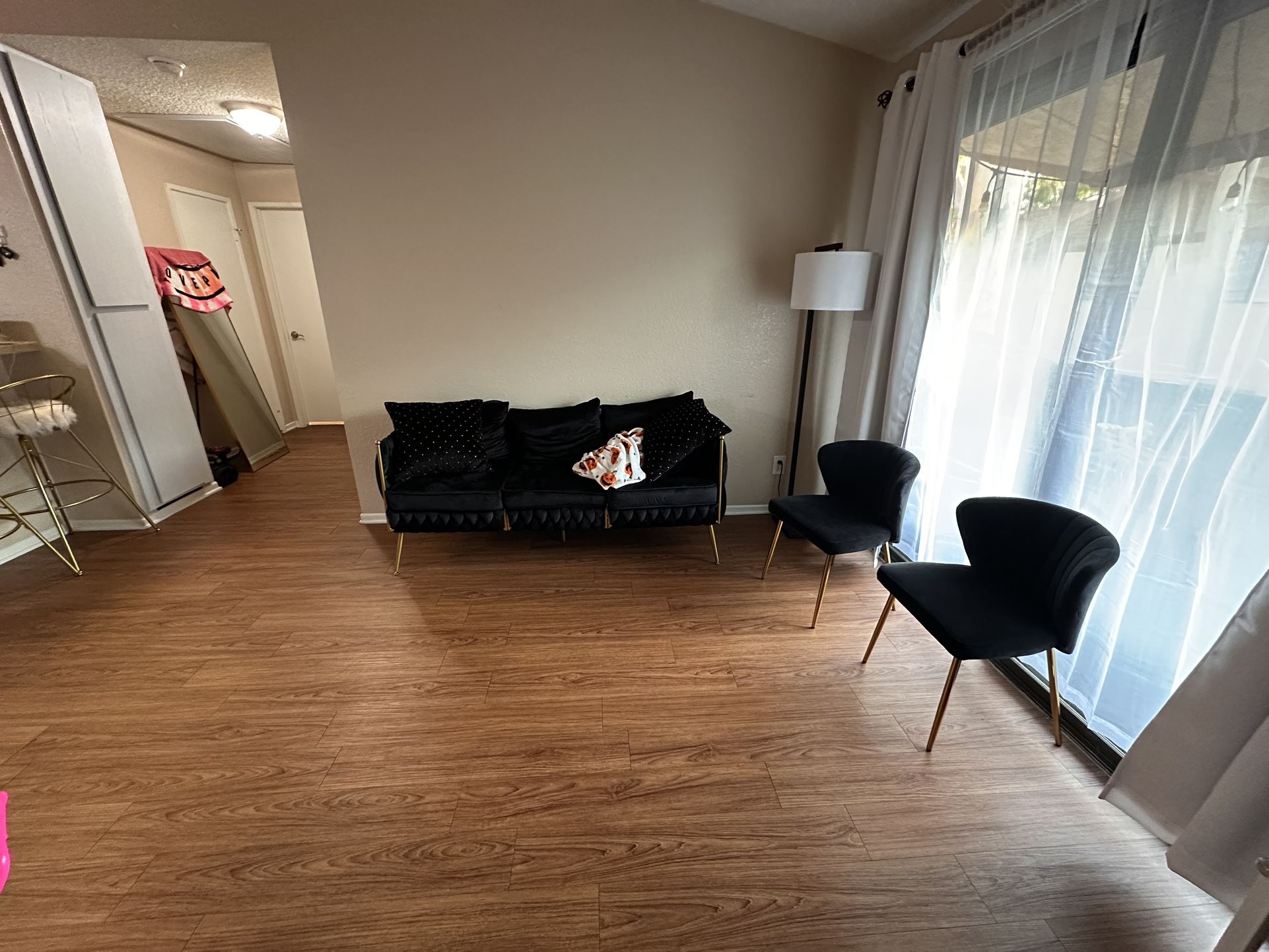 Loveseat And Chairs