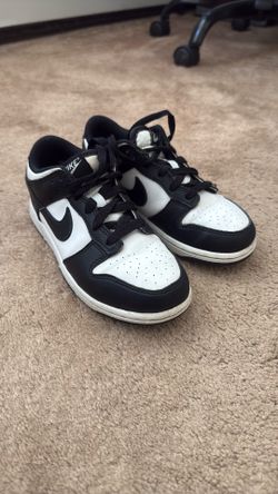Nike Dunk Low “pandas” Size 1.5y