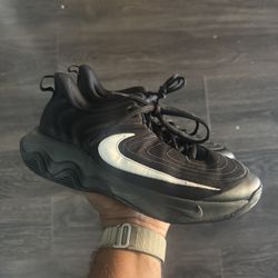 Size 7Y : Nike GIANNIS 4 