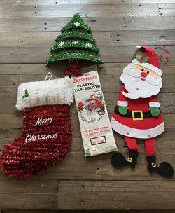 Holiday Decor & Tablecloth