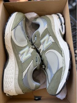 NEW BALANCE 2002R  SHOES