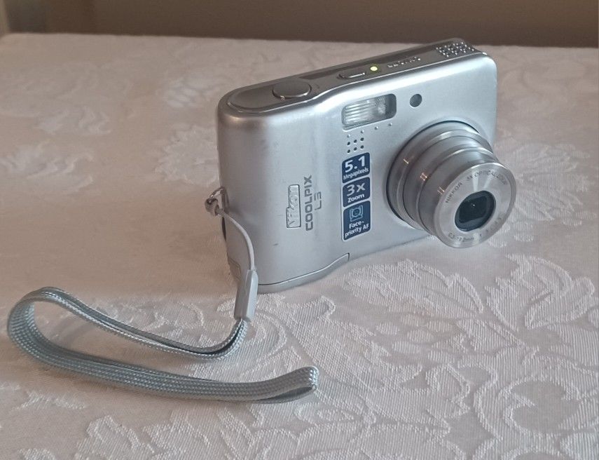 Nikon COOLPIX L3 5.1MP Digital Camera - Silver