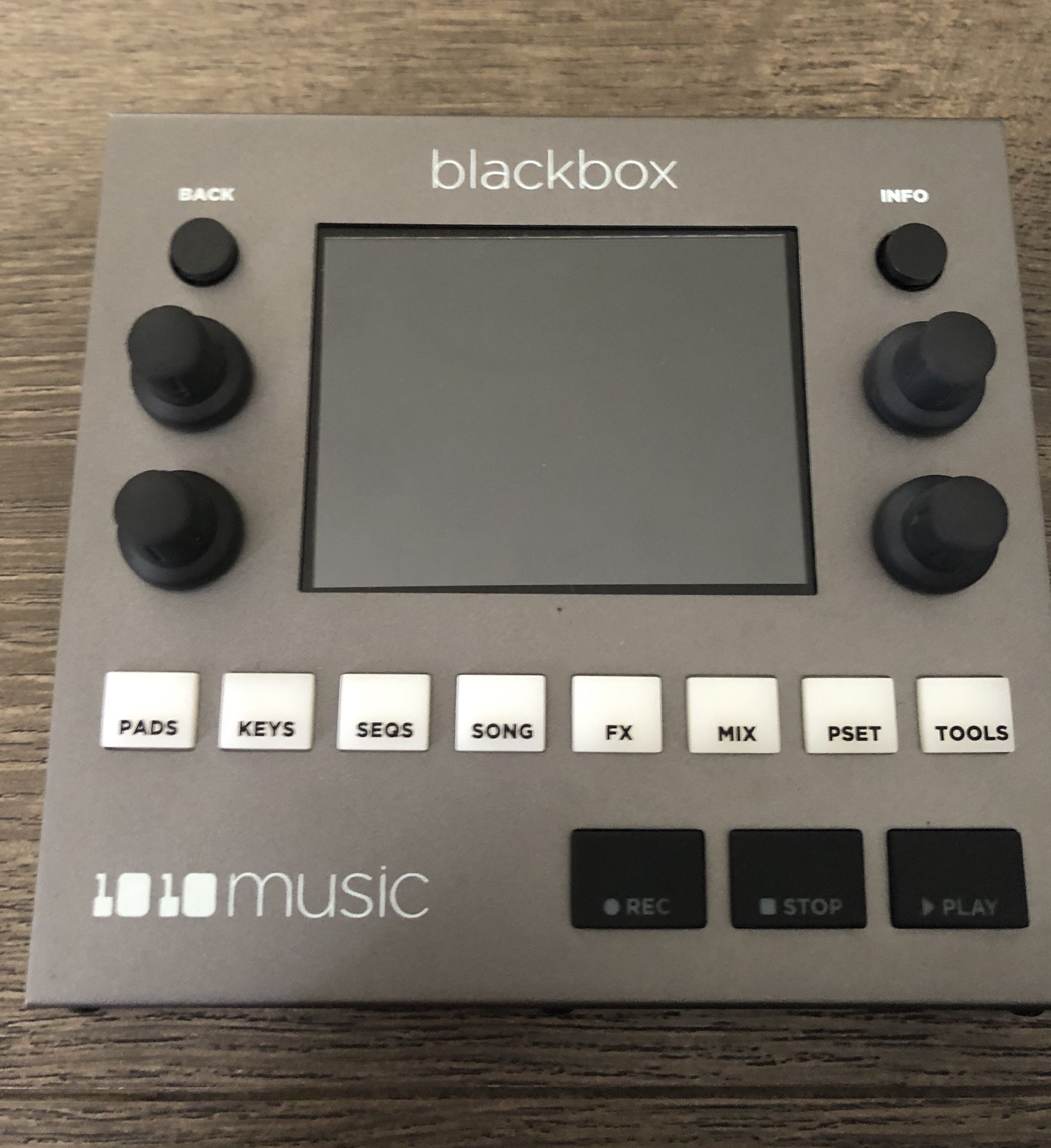 1010 Music Blackbox Sampler Sequencer Workstation