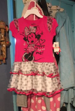 Two peace set size 6x new I’m available on weekends only plz cerios buyers