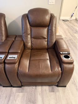 Ashley furniture (Man-Den) recliner