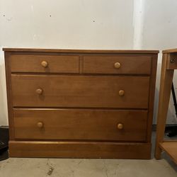 Ethan Allen Dresser And Side Desk 