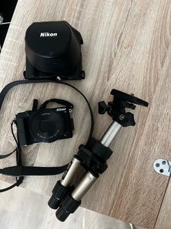 Nikon 1 J5 Mirrorless Digital Camera w/ 10-30mm PD-ZOOM Lens (Black)