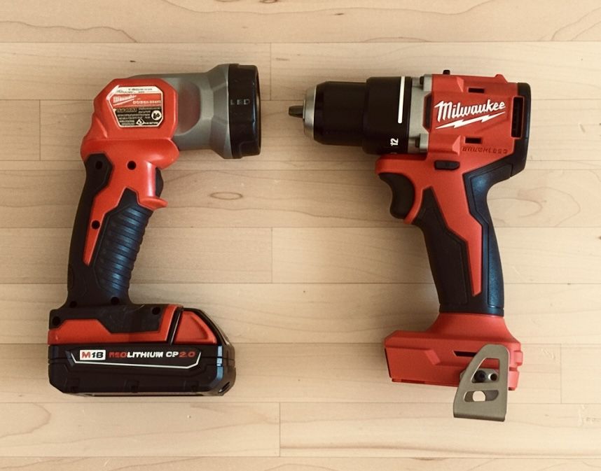 New Milwaukee Drill/driver + LED light Combo Kit