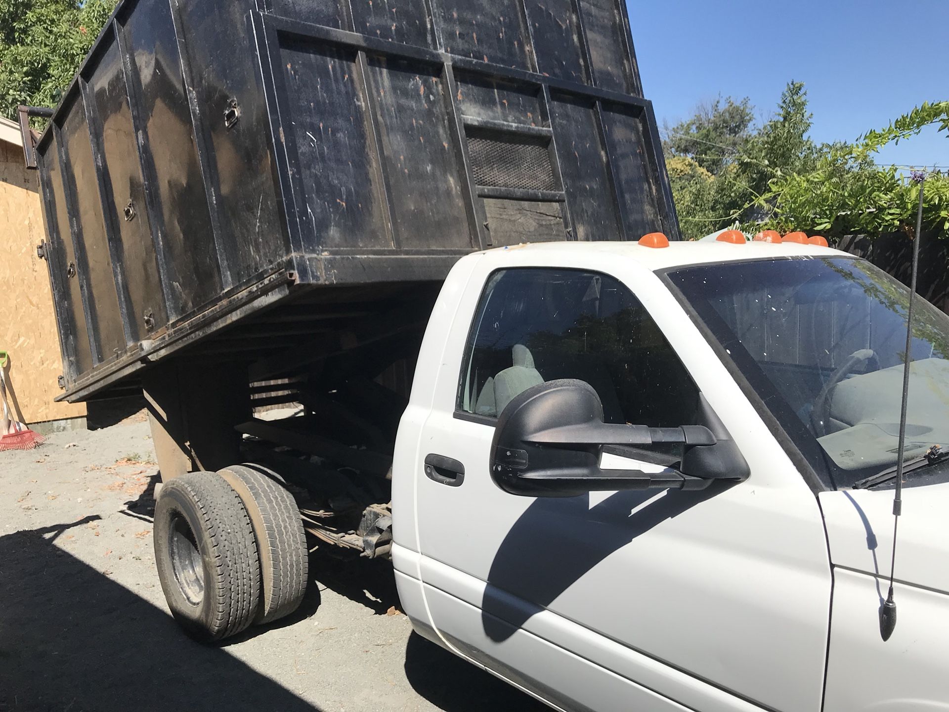 1997 Dodge 3500 cummins 12 valve 5 speed dump truck