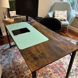 Desk & chair 
