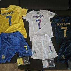 CRISTIANO RONALDO CR7 KIDS KIT GREAT COLORS AND DESIGNS CASH PLEASE!!!