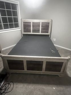 Queen Size Bed With Matress