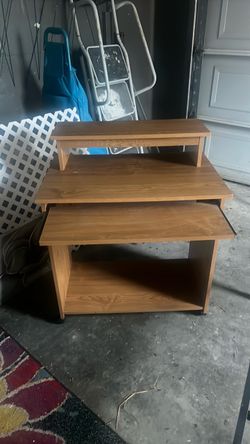Computer desk