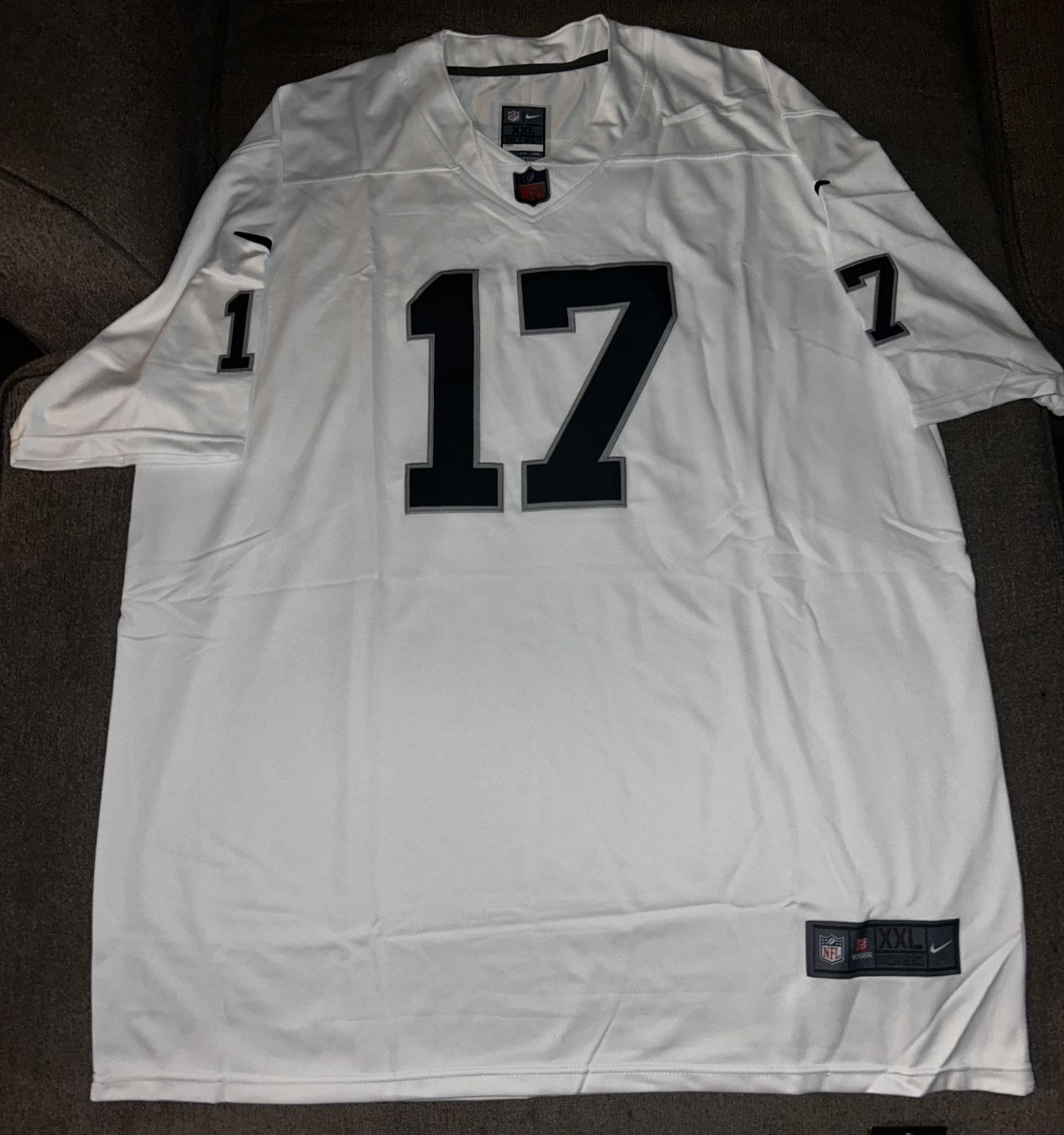 New Raiders Men 2XL Jerseys