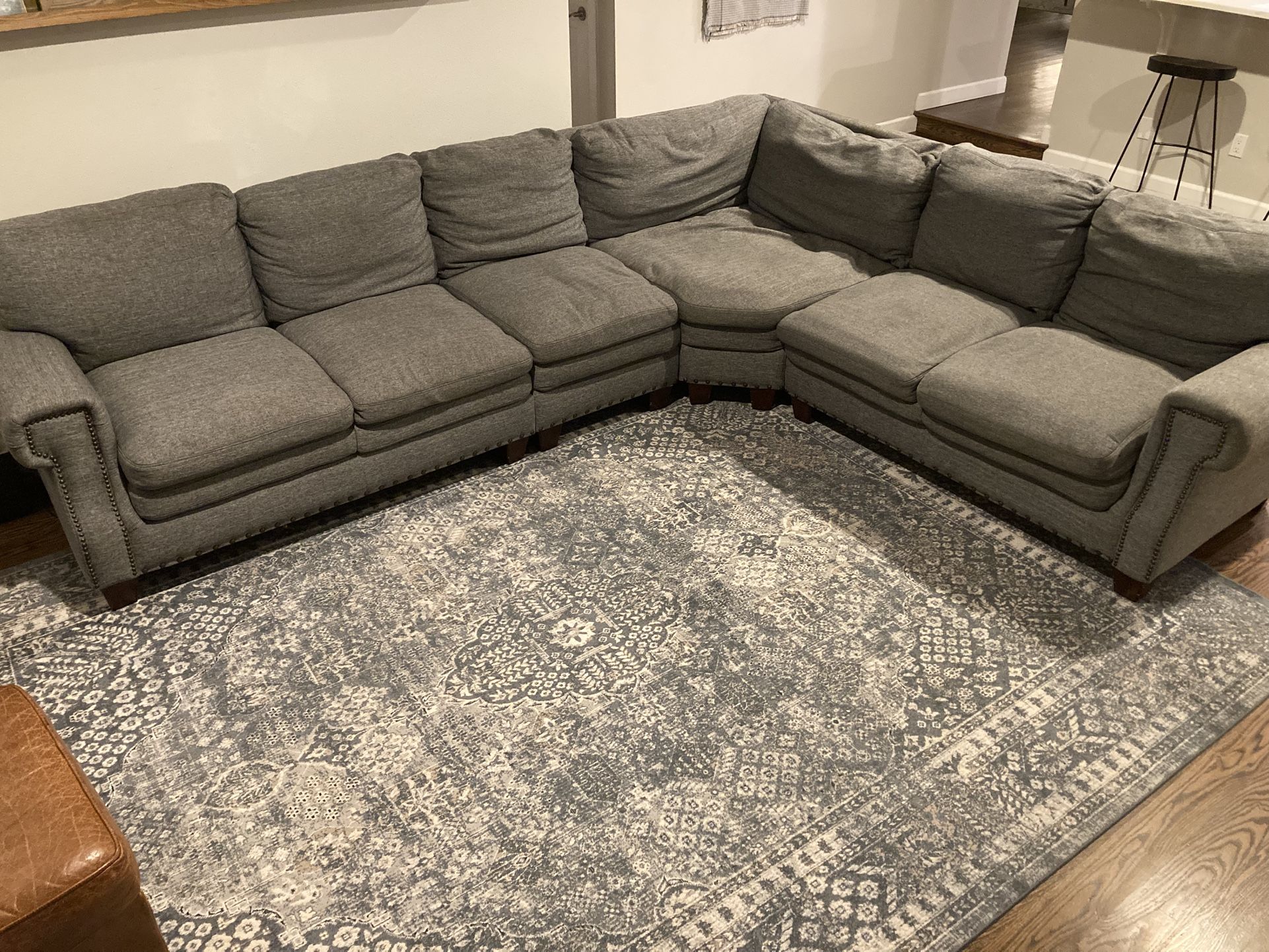 Sectional Sofa 