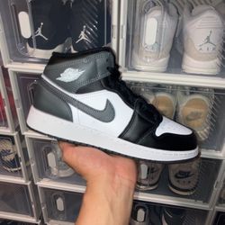 Air jordan 1 mid ‘iron grey’