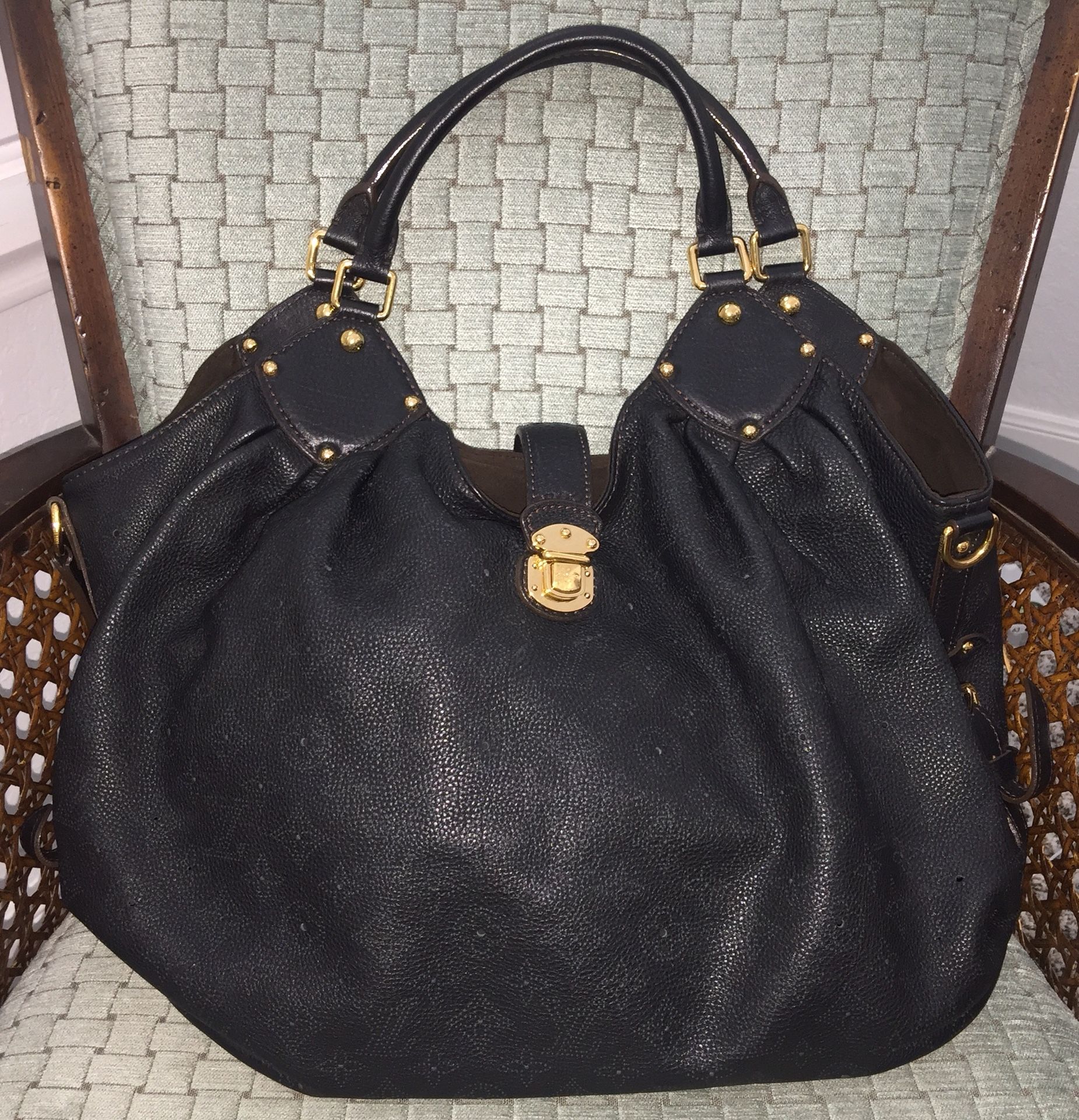 Louis Vuitton Mahina XL bag for Sale in Fair Oaks Ranch, TX - OfferUp