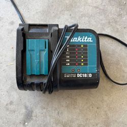 Makita 18 Volt Charger, Standard