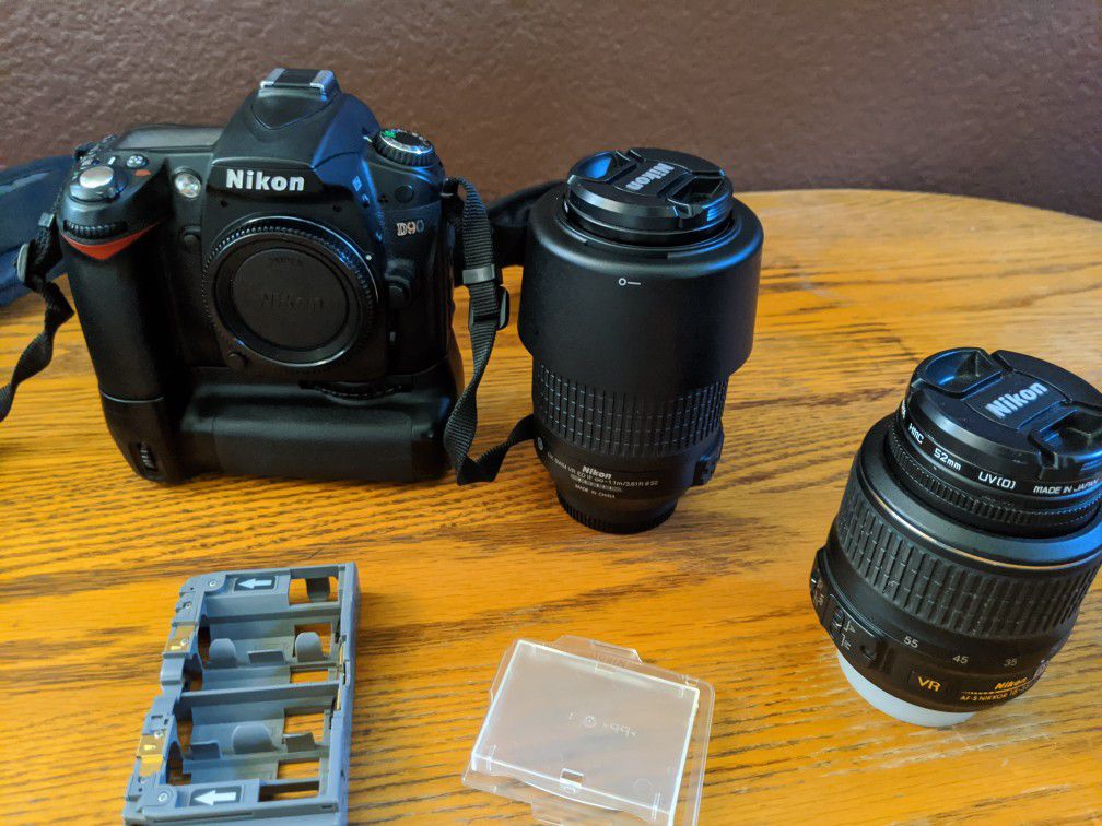 Nikon D90 Complete Digital camera Set (*Brand New)