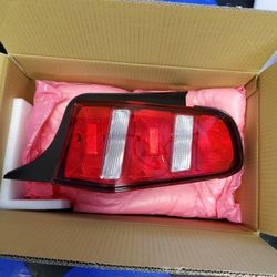 2010 To 2013 Mustang Oem Tail Lights Off 2010 Gt500